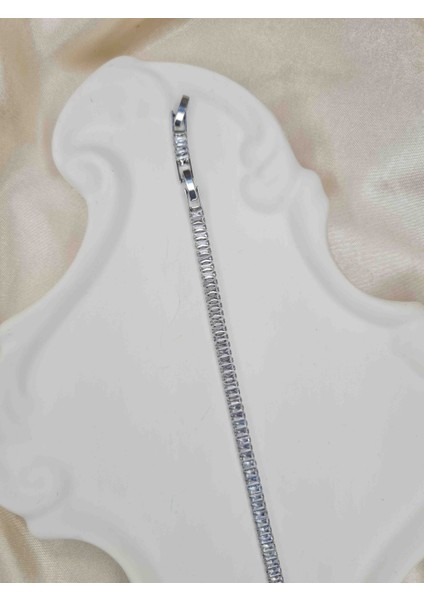 Gümüş Renk Baget Taşlı Bileklik – Paslanmaz Çelik, Kararma Yapmaz, Işıltılı Zarif Şık Bilezik fırsatları