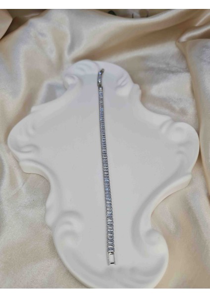 Gümüş Renk Baget Taşlı Bileklik – Paslanmaz Çelik, Kararma Yapmaz, Işıltılı Zarif Şık Bilezik indirimleri