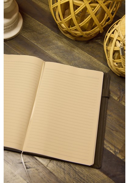 Kişiye Özel Gri Kalem Tutuculu Vegan Deri Düz 276 Sayfa Çizgili Not Defteri fiyatları