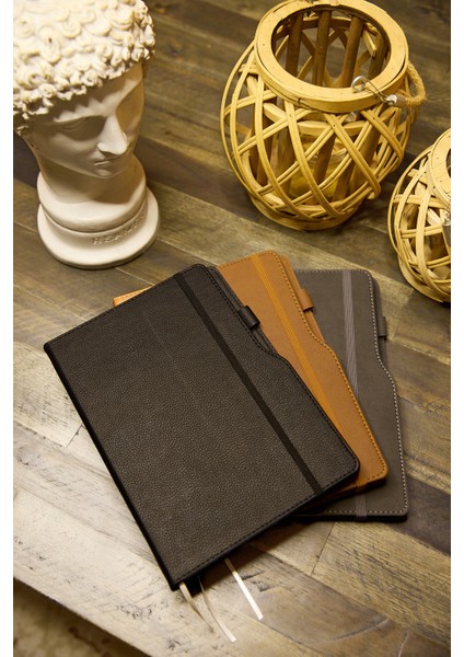 Kişiye Özel Gri Kalem Tutuculu Vegan Deri Düz 276 Sayfa Çizgili Not Defteri modelleri