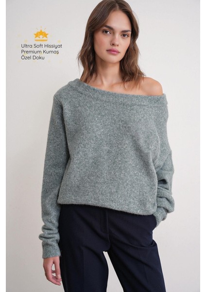 69633 Kadın Kayık Yaka Yün Karışımlı Premium Triko Kazak Çağla