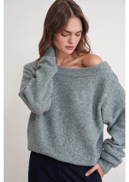 69633 Kadın Kayık Yaka Yün Karışımlı Premium Triko Kazak Çağla modelleri