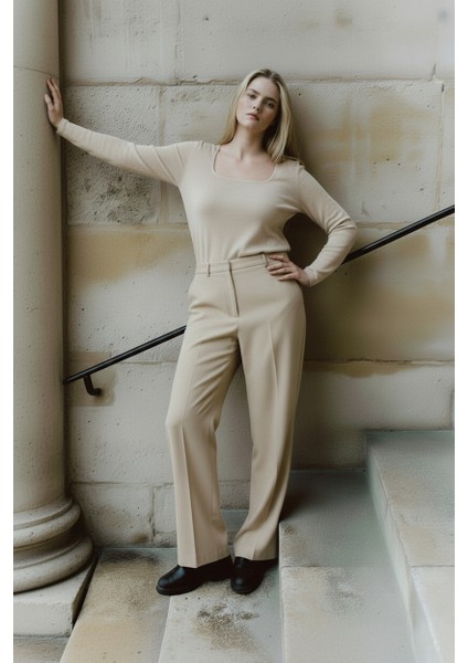 Kadın Büyük Beden Bej Kare Yaka Bluz