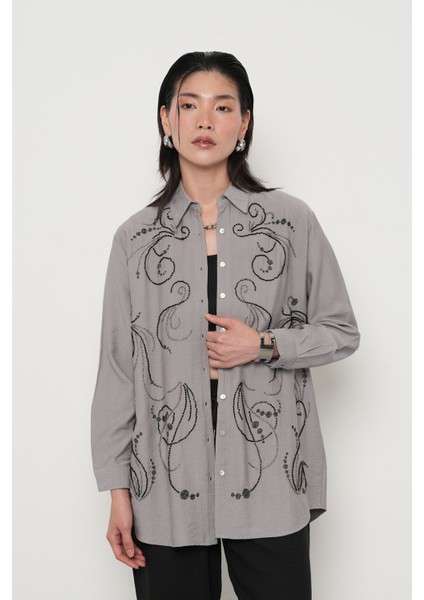 Kadın Önü Boncuk Işlemeli Oversize Kesim Düz Renk Gömlek fiyatları