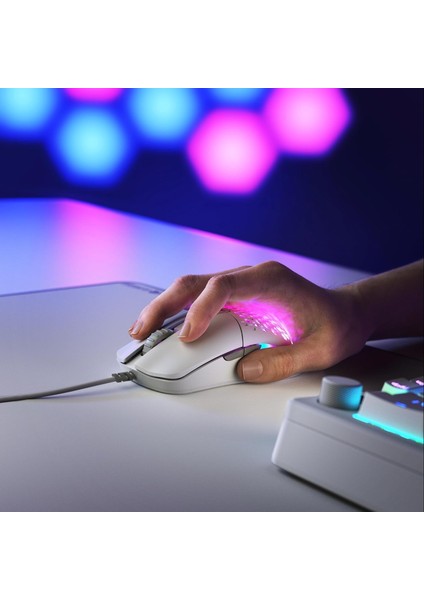 Model O Eternal Rgb Kablolu Gaming Mouse - 55G Ağırlık - Kişiselleştirilebilir Rgb - 6 Tuş - 12K Dpı - Beyaz- GLO-OE-W-WHT