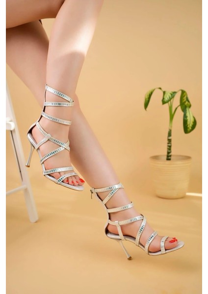 Yuray Gümüş Saten Topuklu Ayakkabı