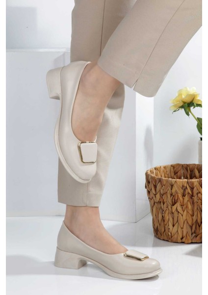 Kadın Topuklu Kare Tokalı Babet