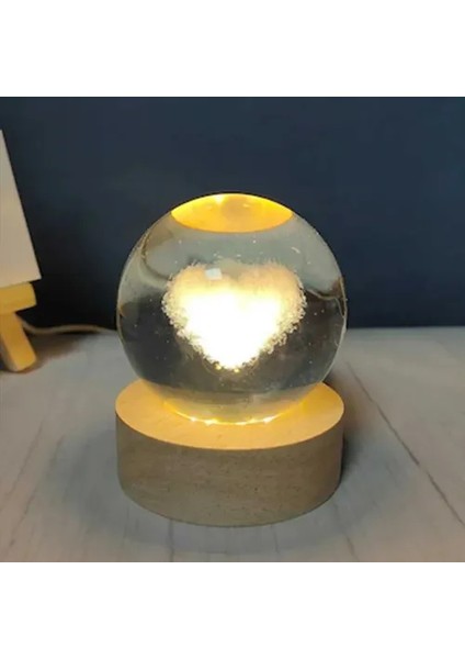 Kalp Tasarımlı Işıklı Ahşap Altlıklı Cam Küre modelleri