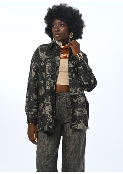 Kadın Desenli Siyah Renk Oversize Kesim Gömlek fiyatları