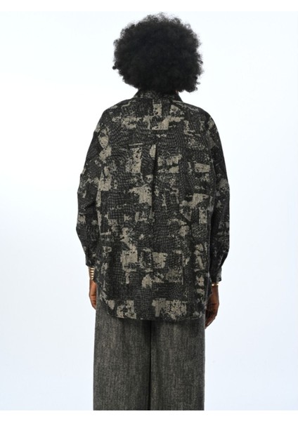 Kadın Desenli Siyah Renk Oversize Kesim Gömlek fırsatları