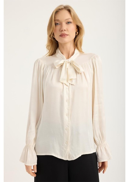 Bağcıklı Dik Yaka Gömlek