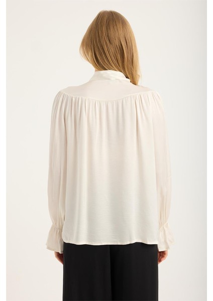 Bağcıklı Dik Yaka Gömlek indirimleri