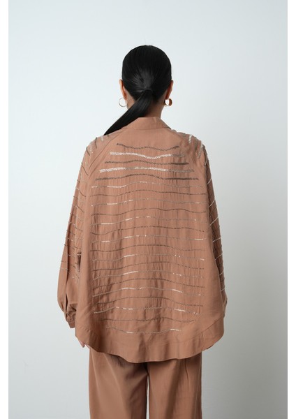 Kadın Arkası ve Kolları Yatay Taş Işlemeli Oversize Kesim Kimono