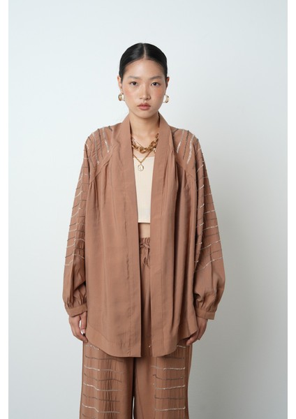 Kadın Arkası ve Kolları Yatay Taş Işlemeli Oversize Kesim Kimono modelleri