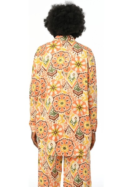 Kadın Geometrik Desenli Oversize Kesim Gömlek indirimleri