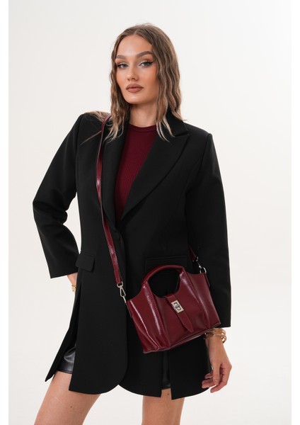 Ekstralı Önü Kilit Detaylı ve Fermuarlı Kadın Omuz Çantası