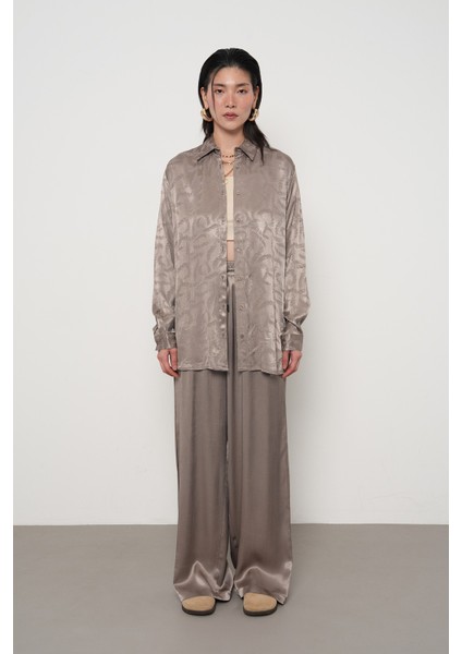 Kadın Desenli Gri Renk Oversize Gömlek fırsatları