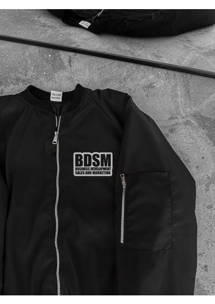 Erkek Siyah Bomber Mont – Fermuarlı, Cepli, Kapitone Astarlı, Göğüs Baskılı Tasarım Günlük Rahat Ceket - Siyah fiyatları