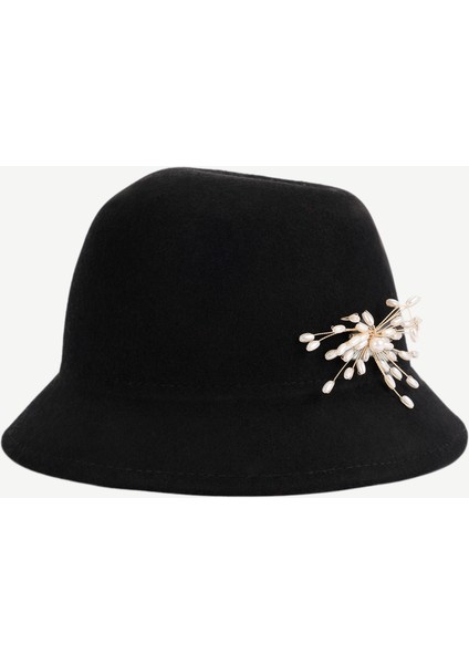 Broş Detaylı Yün Kloşe Şapka