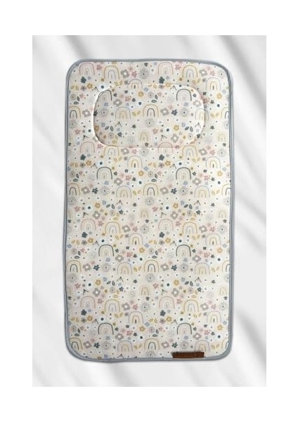 Rivaistanbul Gökkuşağı Desenli Yenidoğan Alt Açma Değiştirme Pedi Minderi Örtüsü