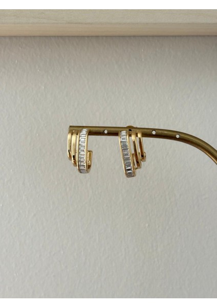 Üçlü Görünüm Baget Taş Detay Zarif Gold Çelik Küpe fırsatları