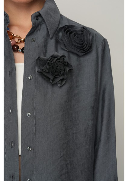 Kadın Önü Çift Gül Işlemeli Düz Renk Gömlek modelleri