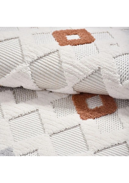 Tubilla Geometrik Beyaz Polyester Kaydırmaz Tabanlı Makine Halısı indirimleri