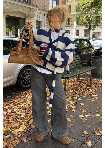 Lacivert Çizigli Atkılı Kadın Triko Hırka MG2588