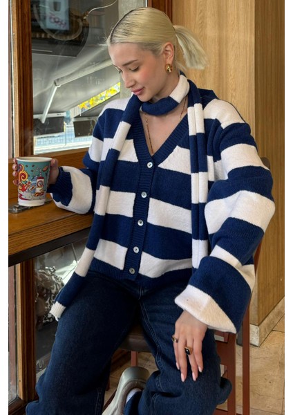 Lacivert Çizigli Atkılı Kadın Triko Hırka MG2588 fiyatları