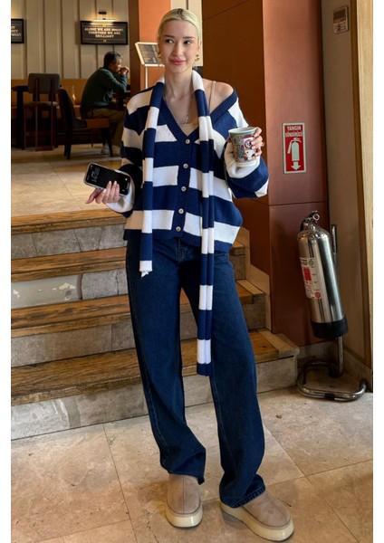 Lacivert Çizigli Atkılı Kadın Triko Hırka MG2588 modelleri