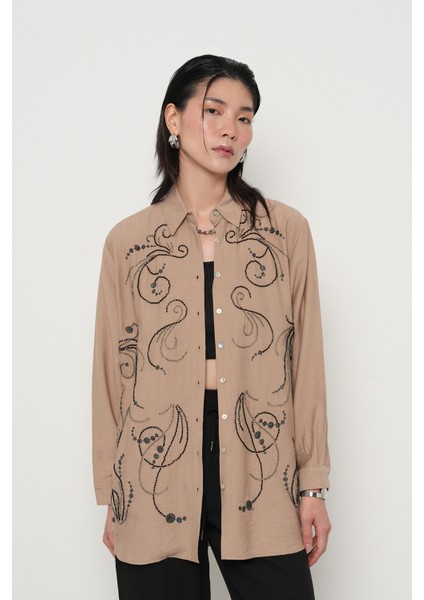 Kadın Önü Boncuk Işlemeli Oversize Kesim Düz Renk Gömlek fiyatları