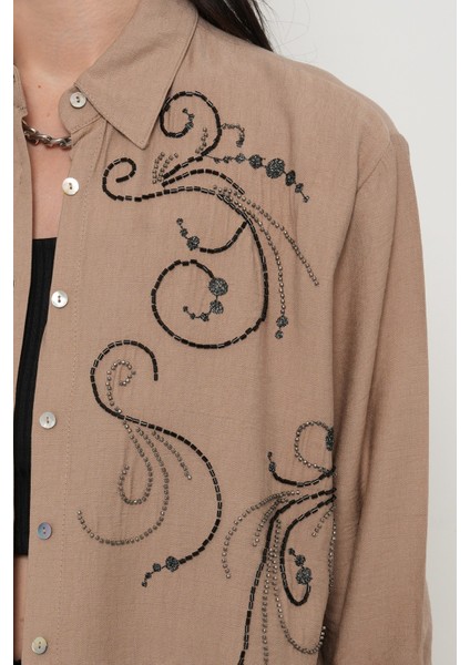 Kadın Önü Boncuk Işlemeli Oversize Kesim Düz Renk Gömlek modelleri