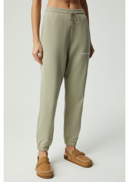 Carrolıne Kadın Nakış Işlemeli Relaxed Dar Paça Organik Pamuk Gri Eşofman Altı modelleri