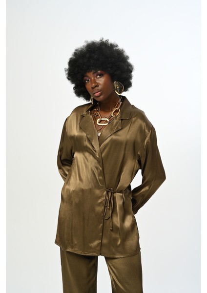 Kadın Yandan Bağlamalı Düz Renk Saten Gömlek modelleri