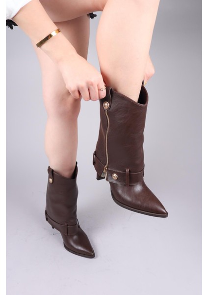 Junın Kat Görünümlü Fermuar Aksesuarlı Yarım Çizme Kahverengi fiyatları