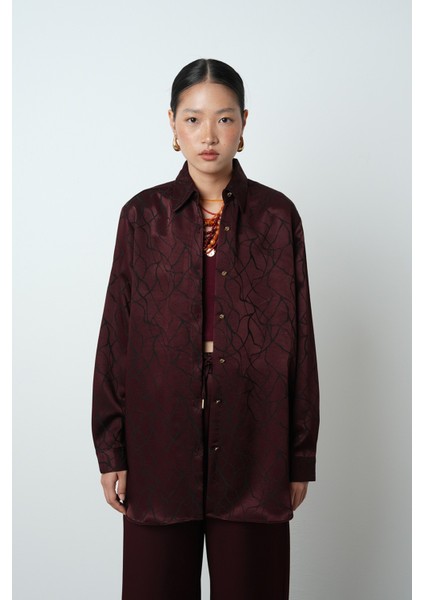 Kadın Bordo Desenli Parlak Kumaş Oversize Kesim Gömlek