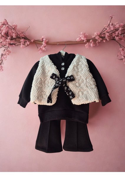 Kız Bebek 3'lü Kış Kombini – Siyah Kapüşonlu Sweat, Popcorn Dokulu Yelek, Pantolon