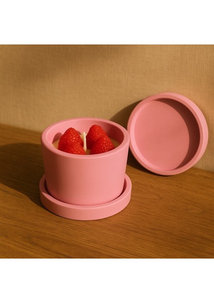 Çilekli Pasta Konseptli Tasarım Mumluk | Kapaklı Soya Mum