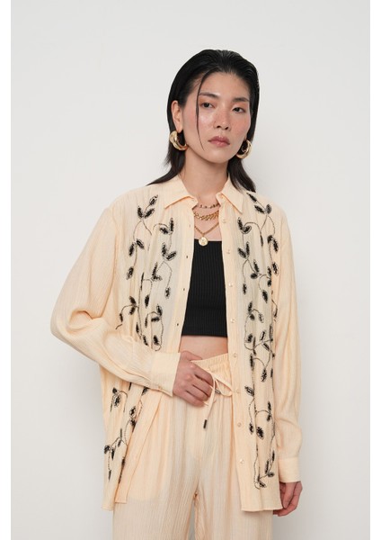 Kadın Önü Taş Nakış Işlemeli Oversize Kesim Gömlek fiyatları