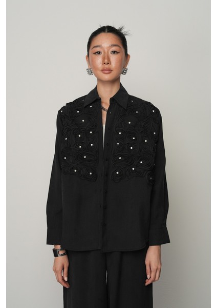 Kadın Önü Gül Işlemeli Düz Renk Gömlek