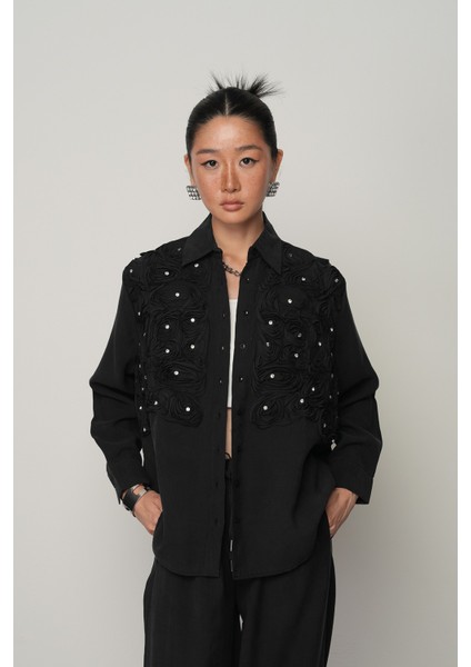 Kadın Önü Gül Işlemeli Düz Renk Gömlek fiyatları