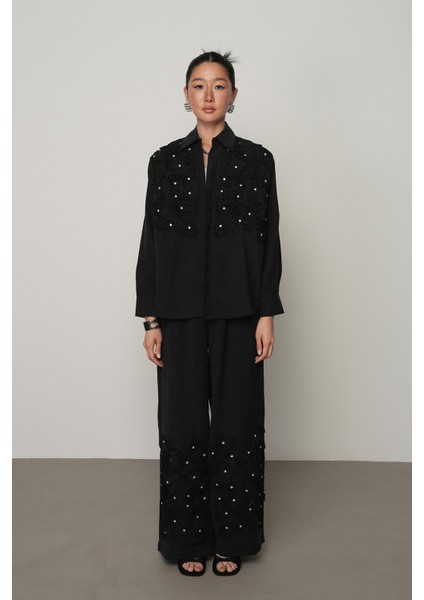 Kadın Önü Gül Işlemeli Düz Renk Gömlek fırsatları