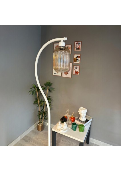 Wingmn Beyaz Gövde Bal Rengi Cam Lambader Modern Dekoratif Metal Oturma Odası Çalışma Odası Zemin modelleri