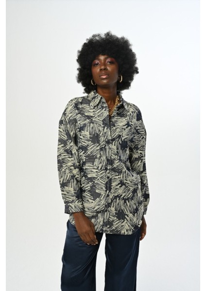 Kadın Karışık Desenli Çift Cepli Gömlek