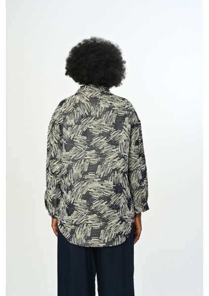 Kadın Karışık Desenli Çift Cepli Gömlek fırsatları