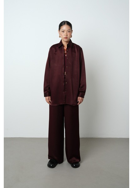 Kadın Düz Renk Parlak Kumaş Oversize Kesim Gömlek fırsatları