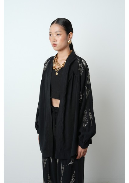 Kadın Arkası ve Kolları Taş Işlemeli Oversize Kimono modelleri