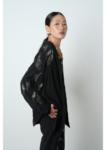 Kadın Arkası ve Kolları Taş Işlemeli Oversize Kimono fırsatları