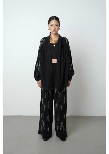 Kadın Arkası ve Kolları Taş Işlemeli Oversize Kimono indirimleri