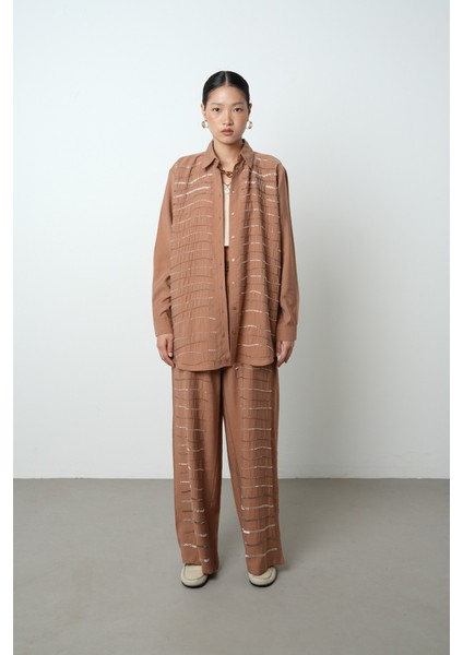 Kadın Yatay Şerit Taş Işlemeli Düz Renk Oversize Gömlek fırsatları